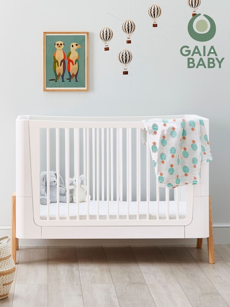 Gaia Baby White Hera Cot Bed (N45997) | £500