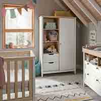 Chests & Wardrobes
